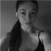 Ragazza del liceo classico con curvatura biomedica offre ripetizioni